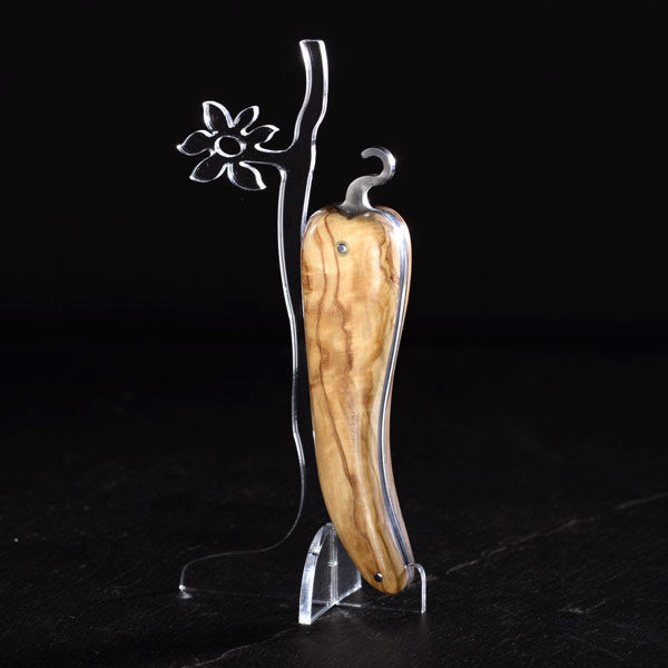 Couteau en bois d'olivier naturel avec cran d'arrêt fabriqué par l'artisan créateur les Couteliers basques